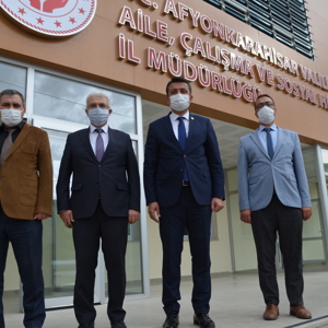 Sayın Vali Yardımcımız Mehmet KEKLİK, yeni hizmet binamızı ziyaret ederek İl Müdürümüz Sayın Bekir YÜMNÜ 'den yapılan iş ve işlemler hakkında bilgiler aldı. - fotoğraf 1