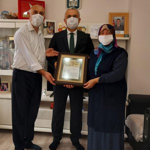 Şehit Piyade Uzman Çavuş Furkan Erbil’in Ailesine  Şehadet Belgesi Verildi - fotoğraf 3
