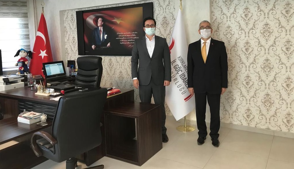 Kırklareli Aile, Çalışma ve Sosyal Hizmetler İl Müdürü Faruk UYSAL, Kırklareli Valiliği İl Göç İdaresi Müdür Vekili Sinan ÖZSOY’u makamında ziyaret etti.