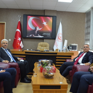 Sayın Vali Yardımcımız Dr. Mehmet BOZTEPE, yeni hizmet binamızı ziyaret ederek İl Müdürümüz Sayın Bekir YÜMNÜ 'den yapılan iş ve işlemler hakkında bilgiler aldı. - fotoğraf 1