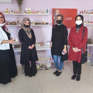 Genç İlçesinde Sabun Üretim Kursu Ziyaret Edildi - fotoğraf 1