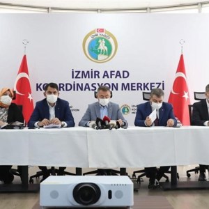 Bakan Selçuk, İzmir’de Depremin Yaşandığı Bölgede İncelemelerde Bulundu - fotoğraf 1