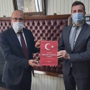 Yalova AÇSH  İl Müdürü Arif LAÇİN, Türk Kızılay Derneği Yalova Şube Başkanı Selvet DUMAN’ı  Ziyaret Etti - fotoğraf 2