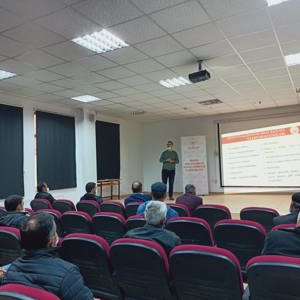 Adaklı İlçesinde Görev Yapan Muhtarlara Kadına Yönelik Şiddetle Mücadele Semineri Verildi - fotoğraf 1