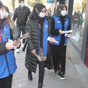 “25 Kasım Kadına Yönelik Şiddete Karşı Uluslararası Mücadele Günü” kapsamında düzenlenen farkındalık etkinlikleri - fotoğraf 3