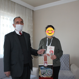 Bayburt Valisi Cüneyt EPCİM, Çocuk Evlerinde Kalan Çocuklarımızı Ziyaret Etti - fotoğraf 9