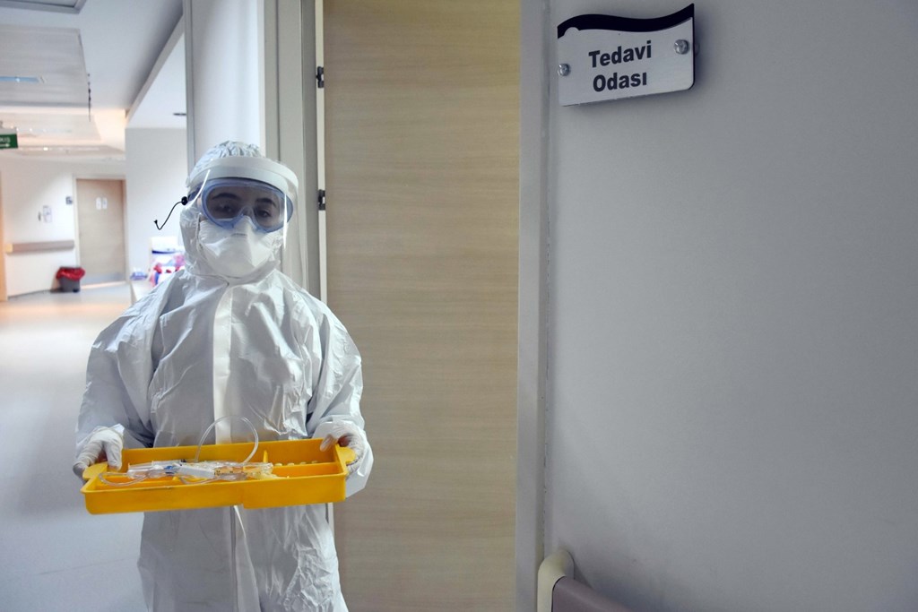 Bakan Selçuk: “PCR Test Sonucuna Bakılmaksızın, COVİD-19 Tedavisi Gören Hastalarımızın SUT Kapsamındaki Sağlık Giderlerini Karşılıyor, Pandemi Bakım Ücreti Ödüyoruz”