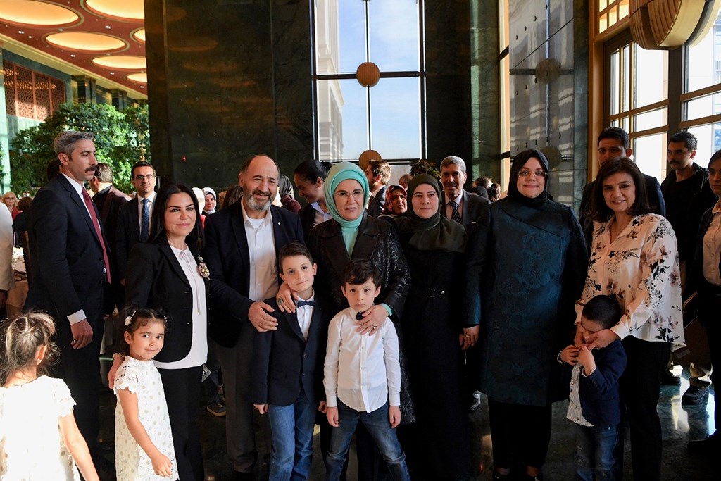 Koruyucu Ailelerimiz 6 Bin 801 Çocuğumuzun "Sıcak Yuvası" Oldu