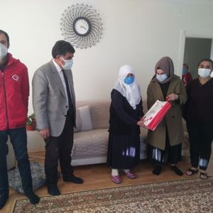 Erciş Sosyal Hizmet Merkezi Müdürlüğünden Şehit ve Gazi Ailelerine Ziyaret - fotoğraf 2