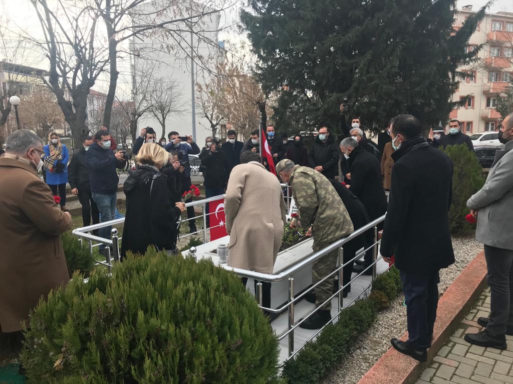 Kırklarelili Şehidimiz Astsubay Piyade Üstçavuş Göktan ÖZÜPEK, şehadetinin 4.yıl dönümünde Kırklareli Şehitliğindeki kabrinin başında rahmet ve dualar ile anıldı.