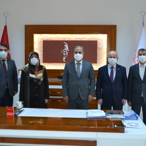 DİYANET İŞLERİ BAŞKANLIĞI “YAZIYORUM ÇİZİYORUM” ETKİNLİĞİNE KATILAN ÖĞRENCİLERİN ÖDÜLLERİ VERİLDİ - fotoğraf 1