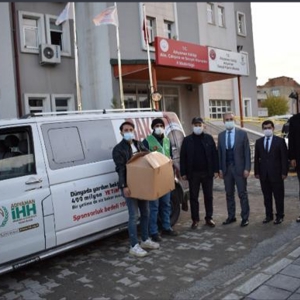 Hayırsever İş İnsanından Atkı ve Bere Bağışı - fotoğraf 4
