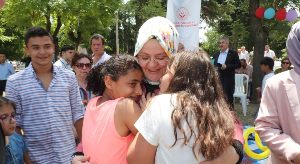 Bakan Selçuk: “Devlet Koruması Altındaki 14 Bin Çocuğumuzun Yarısı Teşekkür ve Takdir Aldı”