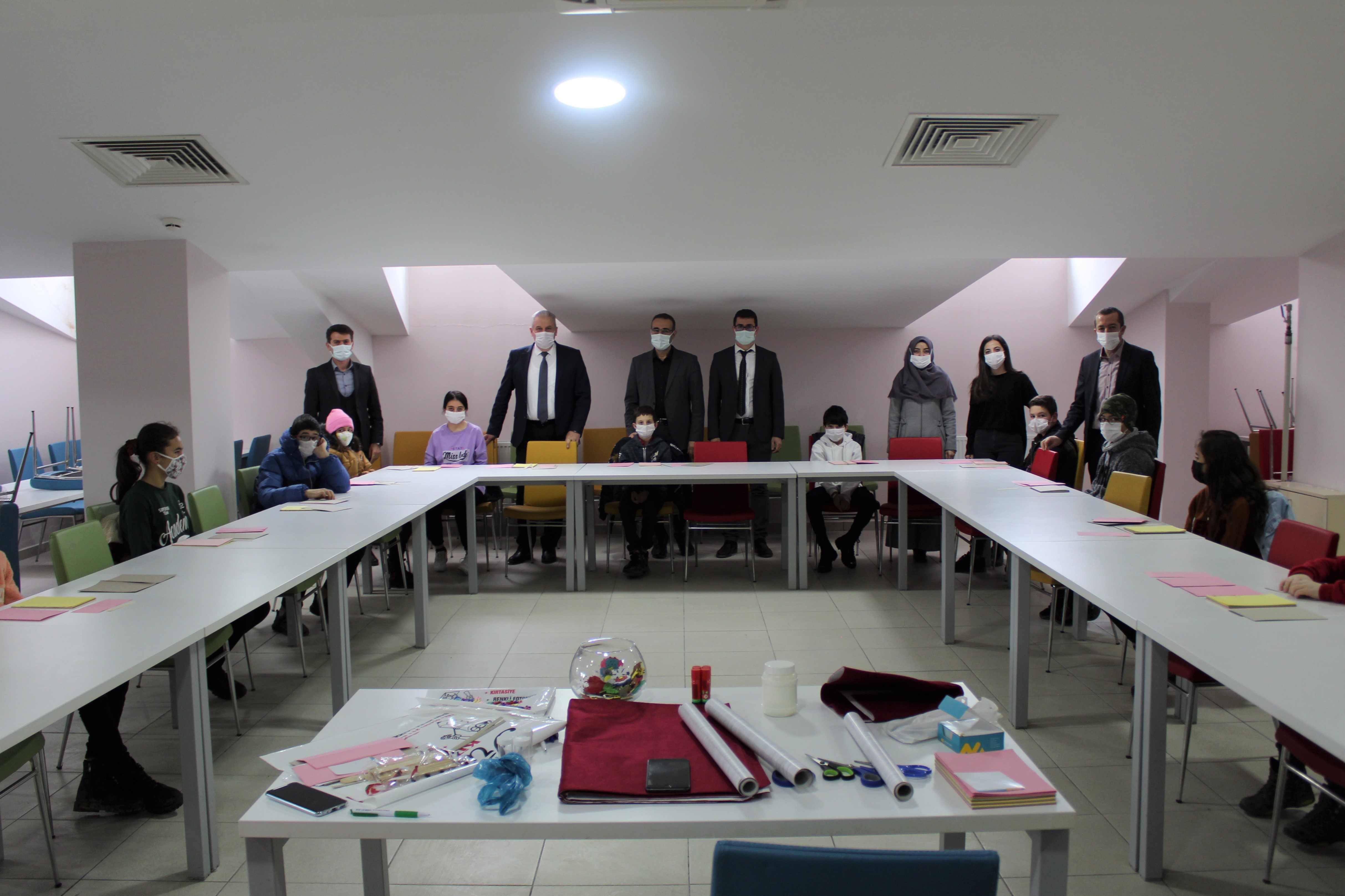 Okul Destek Projesi Kapsamında Öğrencilerimizle İl Müdürlüğümüzde Bir Etkinlik Düzenlendi