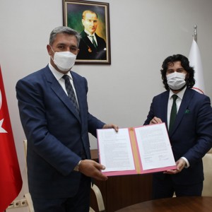Serhat Kalkınma Ajansı’nın 6.Küçük Ölçekli Altyapı Mali Destek Programı’na “Gündüzlü Engelsiz Yaşam Merkezi” projesiyle başvuran ve projesi mali destek almaya hak kazanan İl Müdürlüğümüz ile Ajans arasında sözleşme imzalandı. - fotoğraf 1