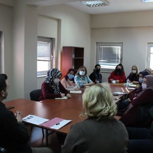 Yalova Belediyesi Kadın Ve Aile Hizmetleri Müdürlüğünde Bilgilendirme Toplantısı Gerçekleştirildi - fotoğraf 1