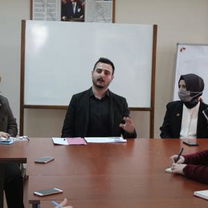 Yalova Belediyesi Kadın Ve Aile Hizmetleri Müdürlüğünde Bilgilendirme Toplantısı Gerçekleştirildi - fotoğraf 2