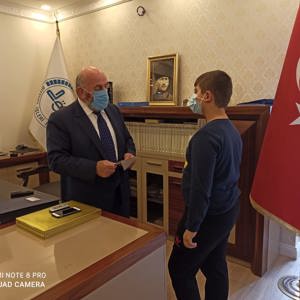 Çocuklarımız Yazıyorum/Çiziyorum Etkinlik Ödüllerini İl Müftümüz  Sayın Cevdet Cemal ÇIKRIK'ın Elinden Aldılar. - fotoğraf 3