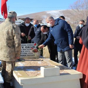 Şehit Mete OKUR Şehadetinin Sene-i Devriyesinde Kabri Başında Dualarla Anıldı - fotoğraf 3