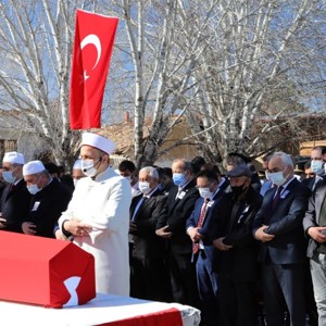 Şehit Süleyman Demirel Dualarla Son Yolculuğuna Uğurlandı - fotoğraf 2