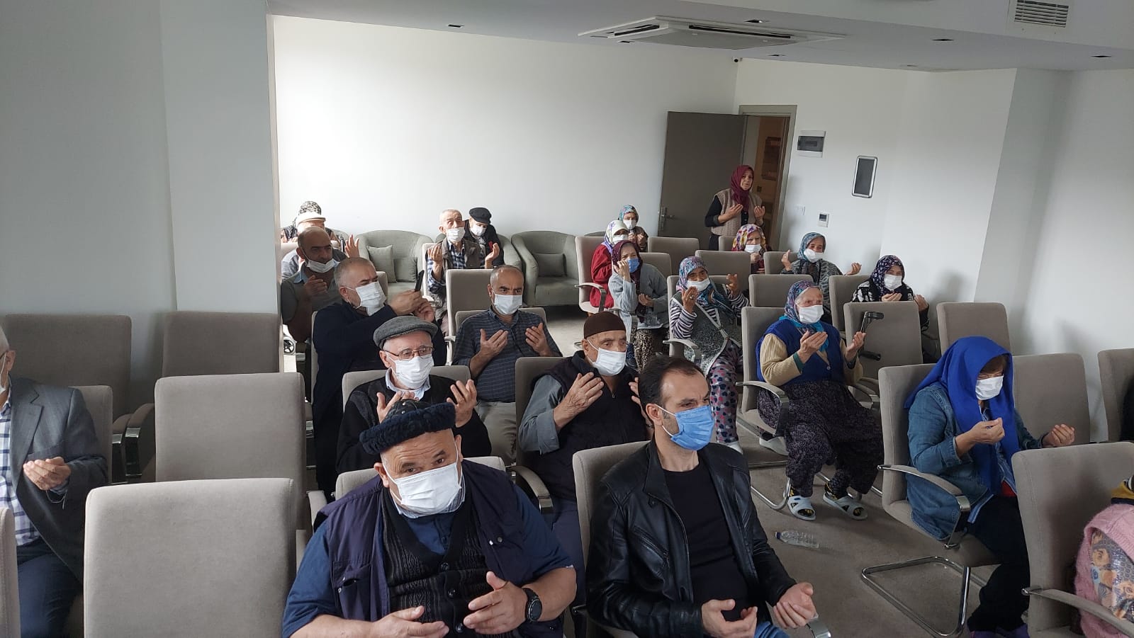 İznik Ülker Aktar Huzurevimizde Şehirlerimiz Dualarla Yâd Edildi