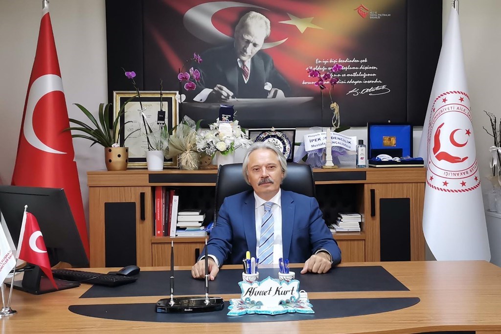  “Ayrı Ekranlarda Değil Bir Yastıkta Kocayalım”