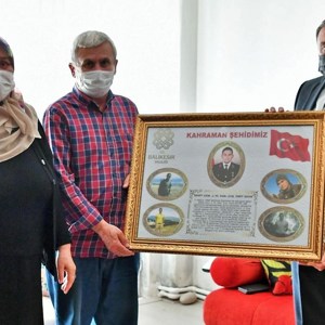SAYIN VALİMİZ HASAN ŞILDAK ŞEHİT AİLESİNE ZİYARETTE BULUNDU - fotoğraf 1