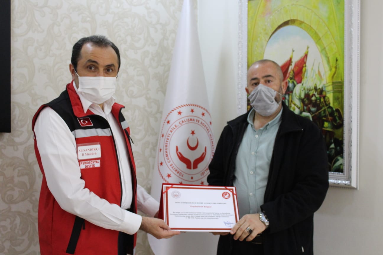 127 No'lu Karlısu Kooperatifinin 3 Aracı için İl Müdürümüz Tarafından “Erişilebilirlik Belgesi” Verildi.