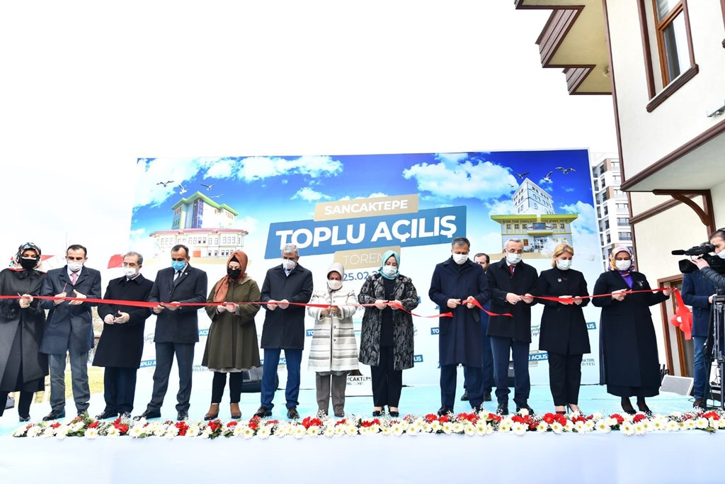 Bakan Selçuk, Sancaktepe Belediyesi Toplu Açılış Törenine Katıldı
