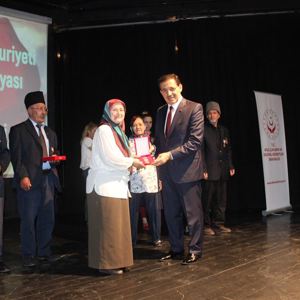 Kıbrıs Barış Harekatına Katılan Gazilerimize Madalyaları Takdim Edildi - fotoğraf 1