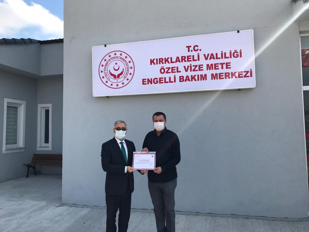 İl Müdürümüz Sayın Faruk UYSAL Vize İlçesinde Faaliyet Gösteren Özel Vize Mete Engelli Bakım Merkezine Erişilebilirlik Belgesi Verdi. 
