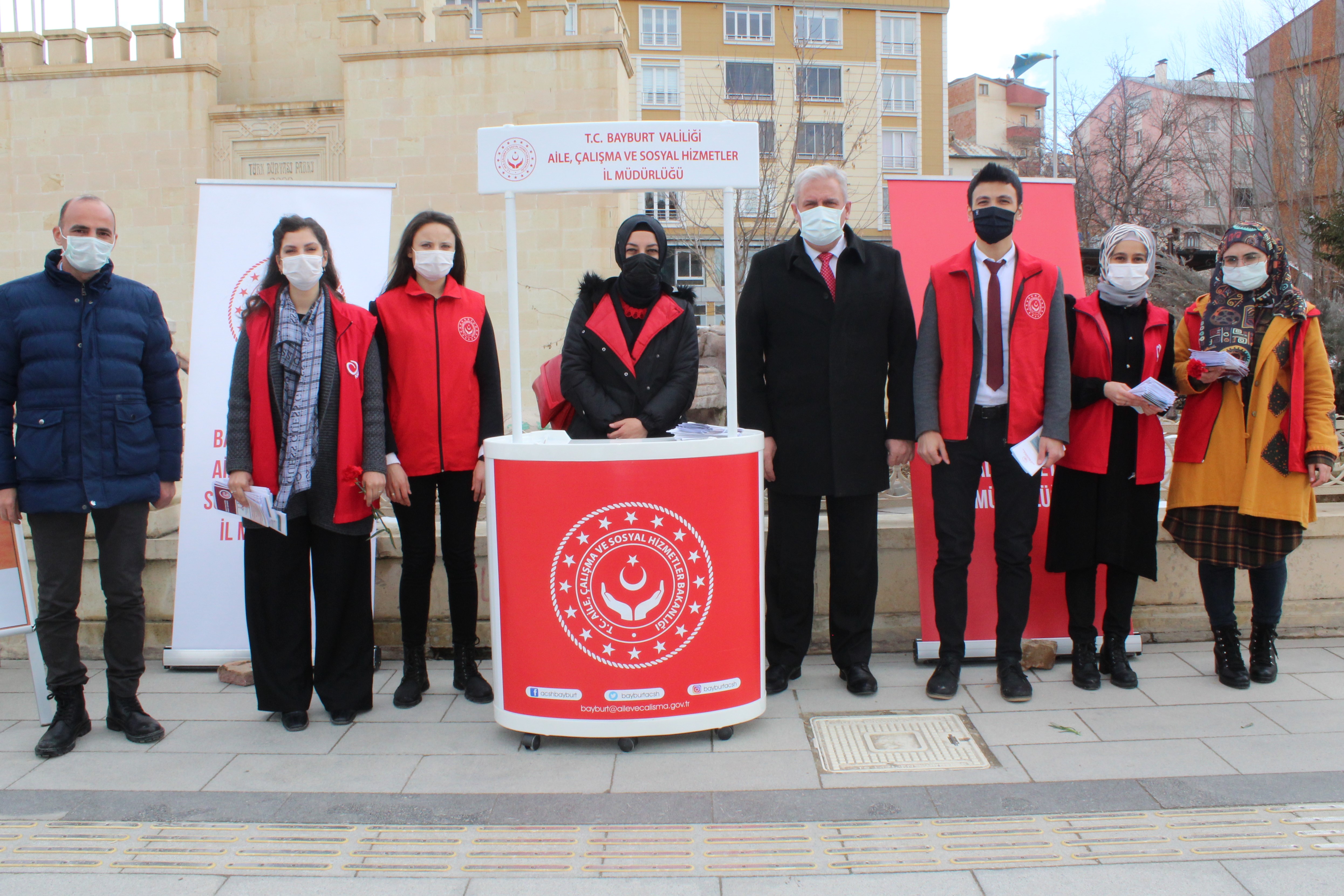 8 Mart Dünya Kadınlar Günü Münasebeyitle Cumhuriyet Caddesinde Stant Kurduk