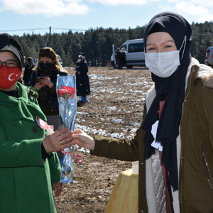 8 Mart Dünya Kadınlar Günü’nde Fidanlar Toprakla Buluştu - fotoğraf 15
