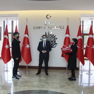 18 Mart 2021 Şehitler Günü 81 Genç 81 Bayrak - fotoğraf 1