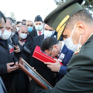 Şehit Ast. Kd. Çvş. Şükrü Karadirek Dualarla Ebediyete Uğurlandı - fotoğraf 10