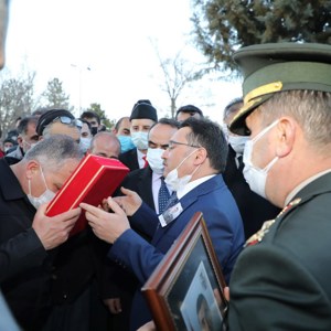 Şehit Ast. Kd. Çvş. Şükrü Karadirek Dualarla Ebediyete Uğurlandı - fotoğraf 11