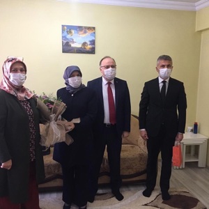 8 Mart Dünya Kadınlar Günü " Dünyada Her Şey Kadının Eseridir. " - fotoğraf 2