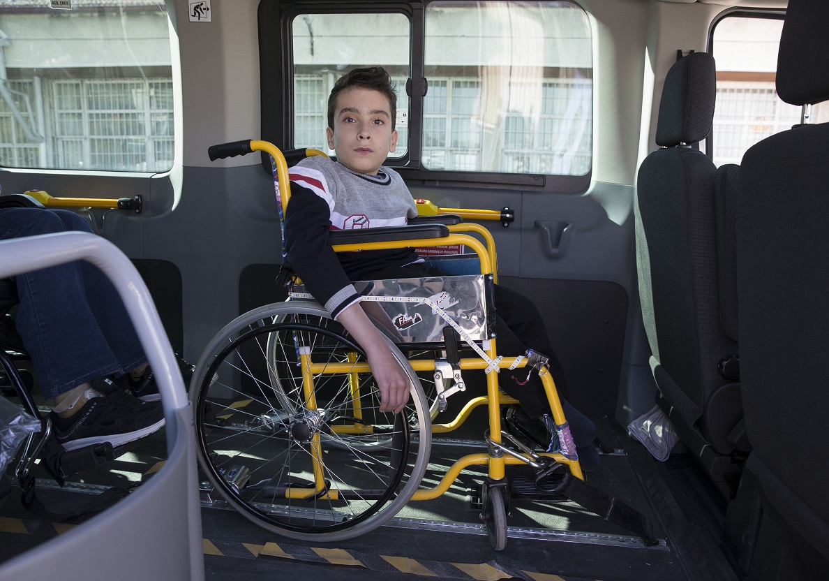 Bakan Selçuk: “Yüz Yüze Eğitimin Başlaması ile Beraber Engelli Çocuklarımızı Ücretsiz Olarak Evlerinden Okullarına Erişimini Sağlamaya Devam Ediyoruz”