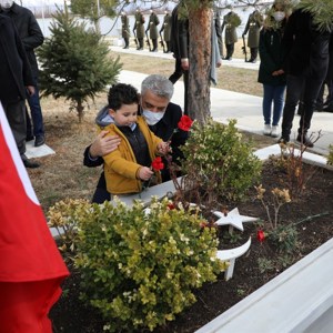 18 Mart Şehitleri Anma Günü ve Çanakkale Zaferi'nin 106. Yıl Dönümü Dolayısıyla Tören Düzenlendi - fotoğraf 6
