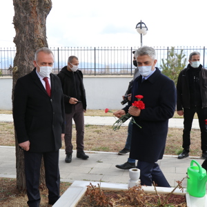 18 Mart Şehitleri Anma Günü ve Çanakkale Zaferi'nin 106. Yıl Dönümü Dolayısıyla Tören Düzenlendi - fotoğraf 8