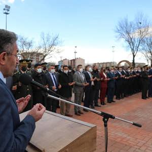 “18 Mart Şehitleri Anma Günü ve Çanakkale Zaferinin 106. Yıl Dönümü” Münasebetiyle Anma Töreni Gerçekleştirildi - fotoğraf 3