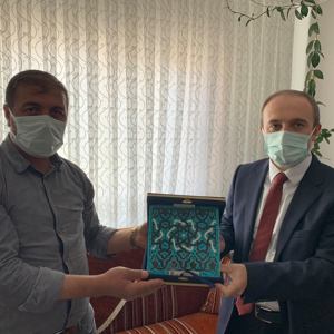 Çanakkale Zaferi'nin 106.Yıldönümü Münasebetiyle İlimizde Bulunan Şehit Ailelerimiz Ziyaret Edildi - fotoğraf 2