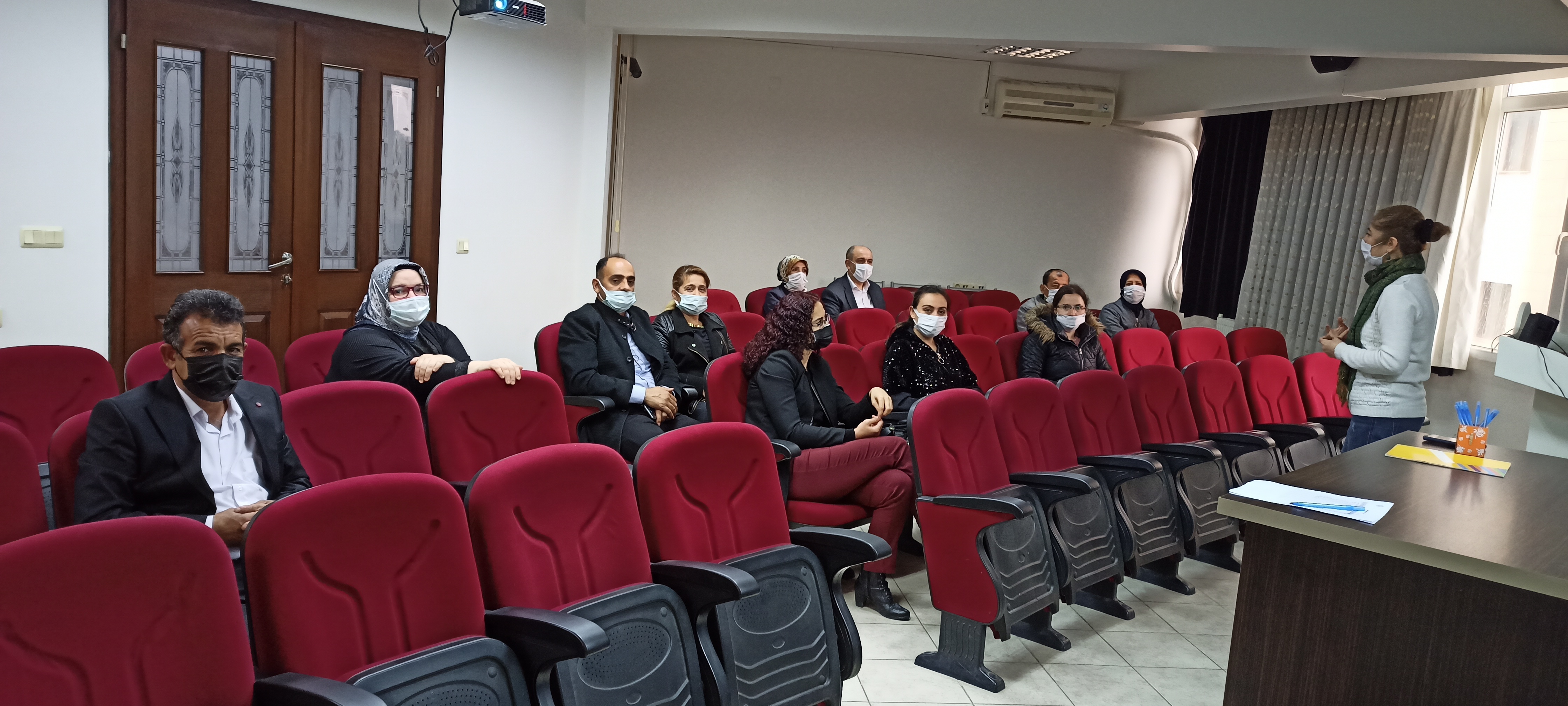 Koruyucu Ailelere  “Çocuk ve Ergen Sağlığı” Konulu Eğitim Verildi.