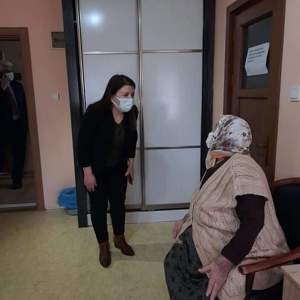 İl Müdürümüz Abdullah Savaş, Yaşlılar Haftası vesilesiyle İnebolu Huzurevimizi ziyaret ederek , Huzurevi sakinlerimizle sohbet etti, hayır dualarını aldı. - fotoğraf 3