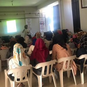 Aile Eğitim Programı” Kapsamında Belediye Koordinasyon Merkezi’nde “İnternet ve Bilinçli Medya Kullanımı” Konulu Seminer Yapıldı - fotoğraf 1