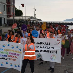 12 Haziran Çocuk İşçiliği İle Mücadele Günü Etkinlikleri Kapsamında Yürüyüş Gerçekleştirildi - fotoğraf 4