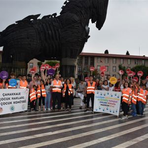 12 Haziran Çocuk İşçiliği İle Mücadele Günü Etkinlikleri Kapsamında Yürüyüş Gerçekleştirildi - fotoğraf 2