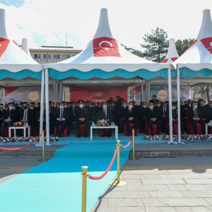 Van’ın Düşman İşgalinden Kurtuluşunun 103. Yılı Coşkuyla Kutlandı - fotoğraf 4