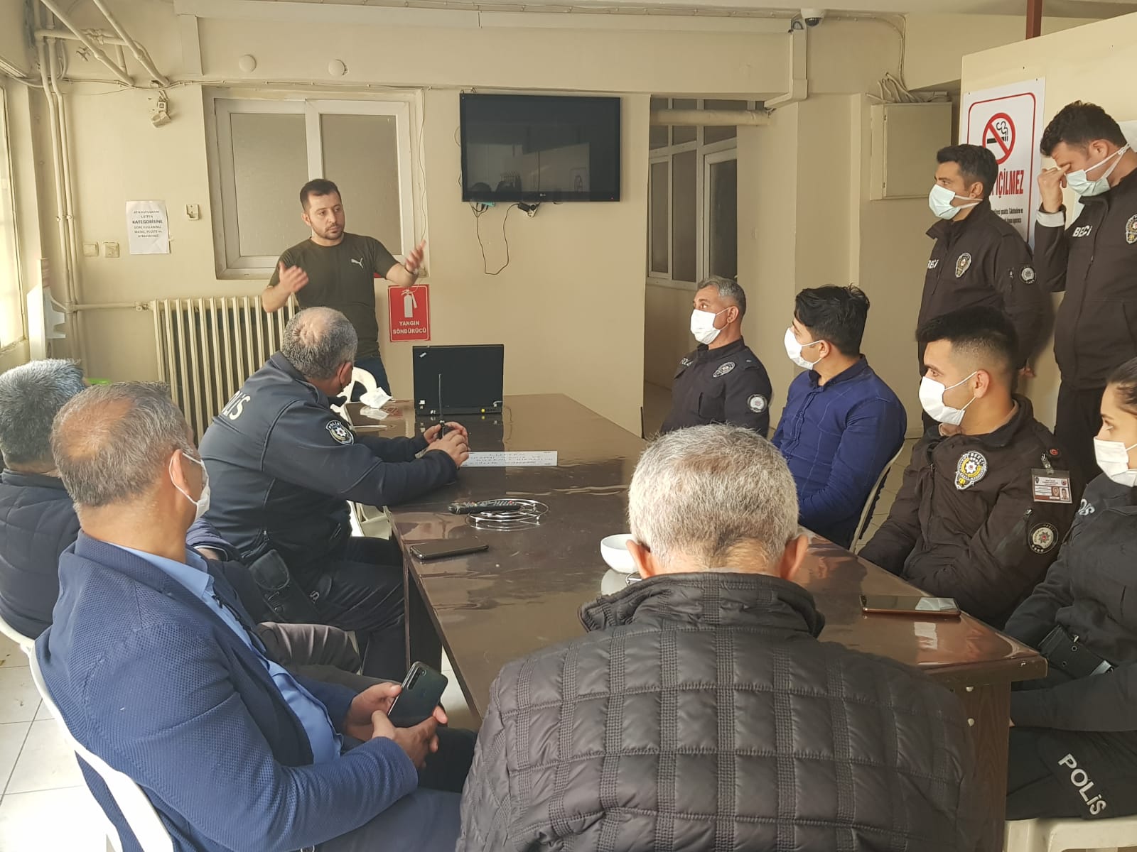 İl Emniyet Müdürlüğü Personeline “Madde Kullanım Riski ve Madde Bağımlılığından Korunma” Konulu Seminer Verildi.