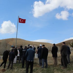 Şehit P.Er Osman AYDOĞDU Şehadetinin Seni-i Devriyesinde Kabri Başında Dualarla Anıldı - fotoğraf 5